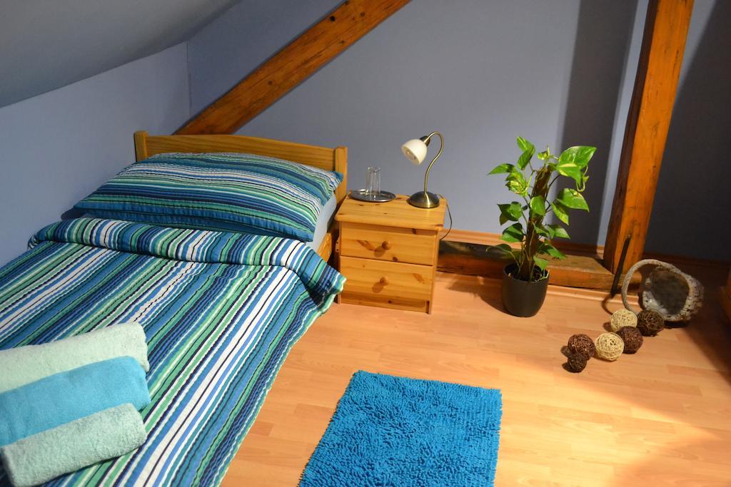 Byron Hotel Zlaté Moravce Kamer foto